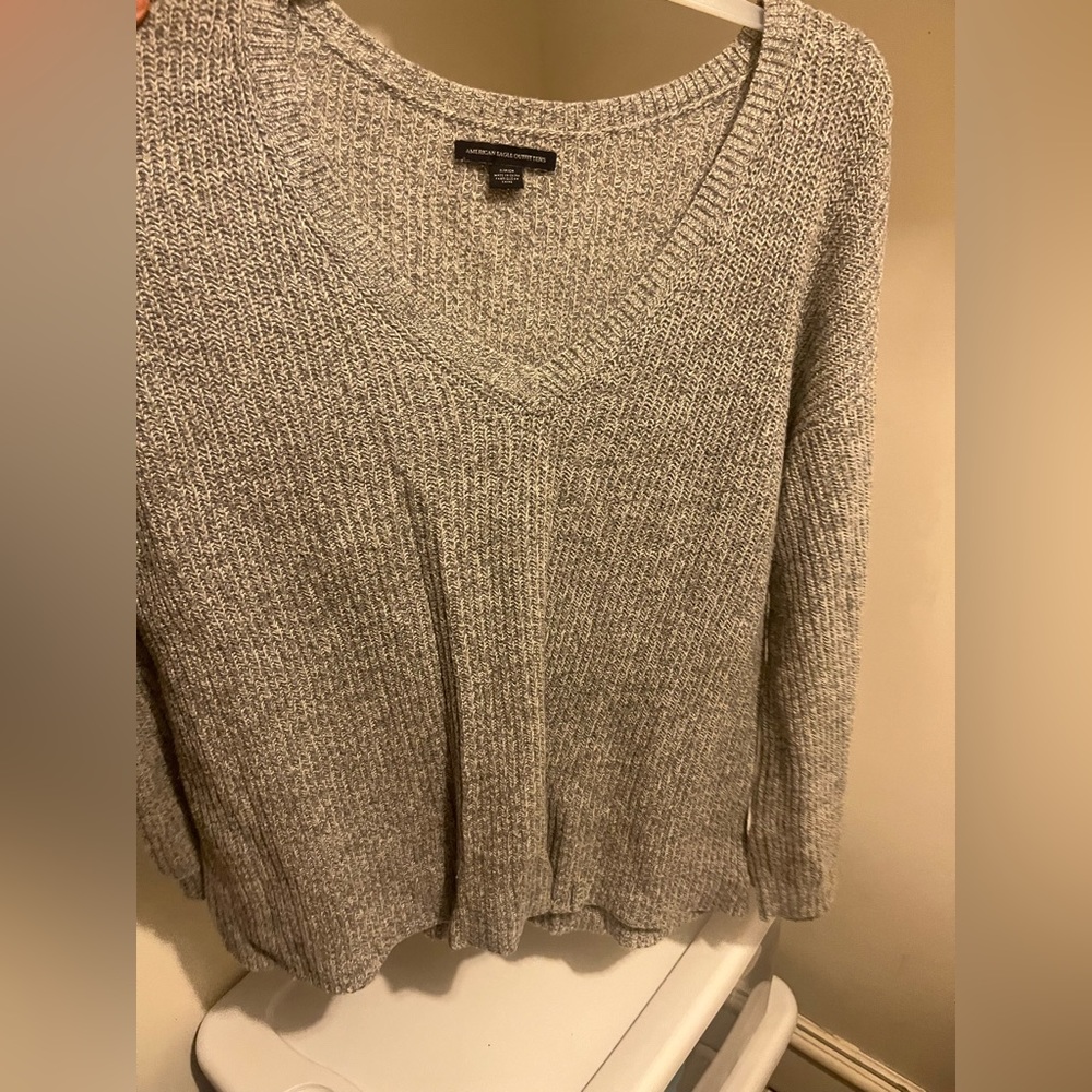 American eagle sweater. Good condition. Worn a few times.
